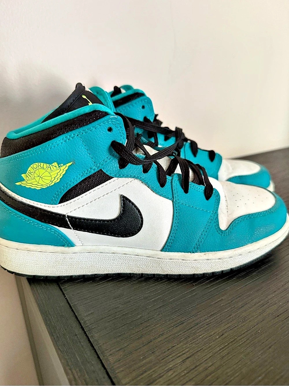 Jordan 1 Mid High Top Sneakers US 5.5Y Blue & White